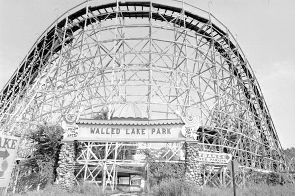 Walled Lake Amusement Park - Roller Coaster And Entrance